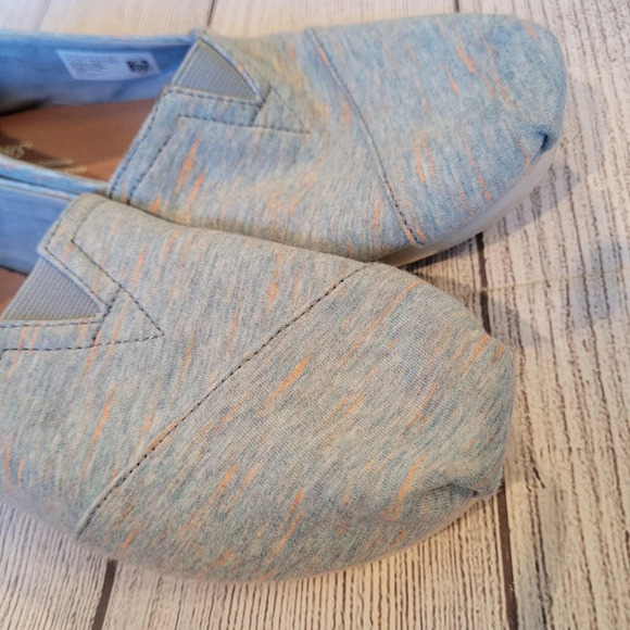 Toms Women's •Size 9• Light Blue & Pink Slip On Comfort Shoes. Very soft - Picture 2 of 7
